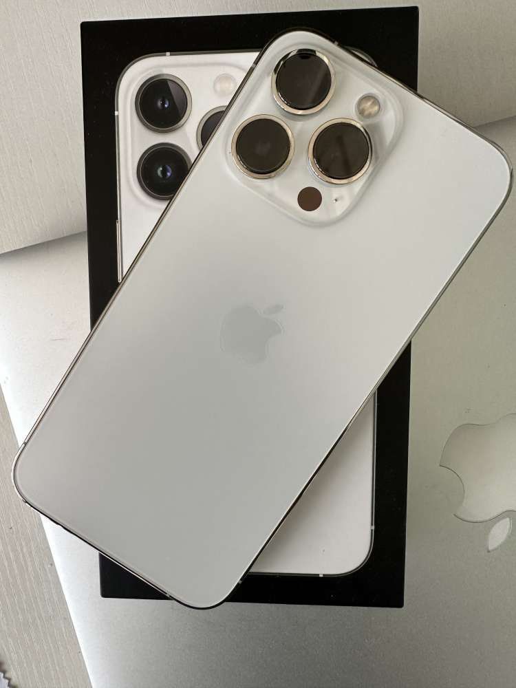 iPhone 13 Pro 512gb,銀白色，港行極新，完美冇花，所有功能正常，已過 