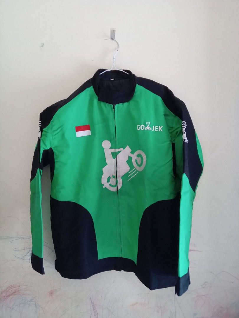 Jaket Ojek Online: Lebih dari Sekadar Pelindung, Sebuah Identitas di Jalan Raya