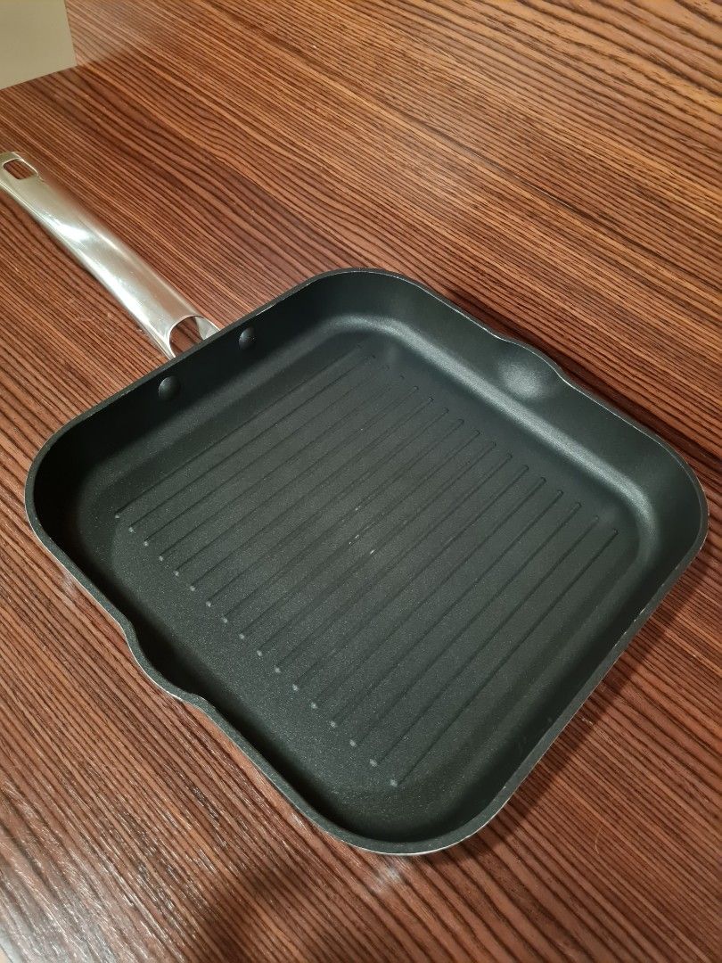 Jamie Oliver Grilled pan, Furniture & Home Living, Kitchenware