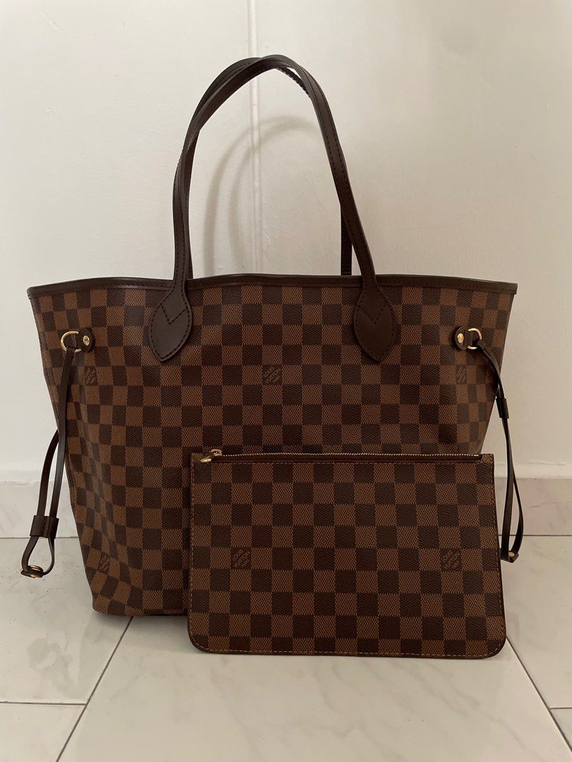 100% authentic) LV Damiere Ebene Neverfull Pouch - Depop