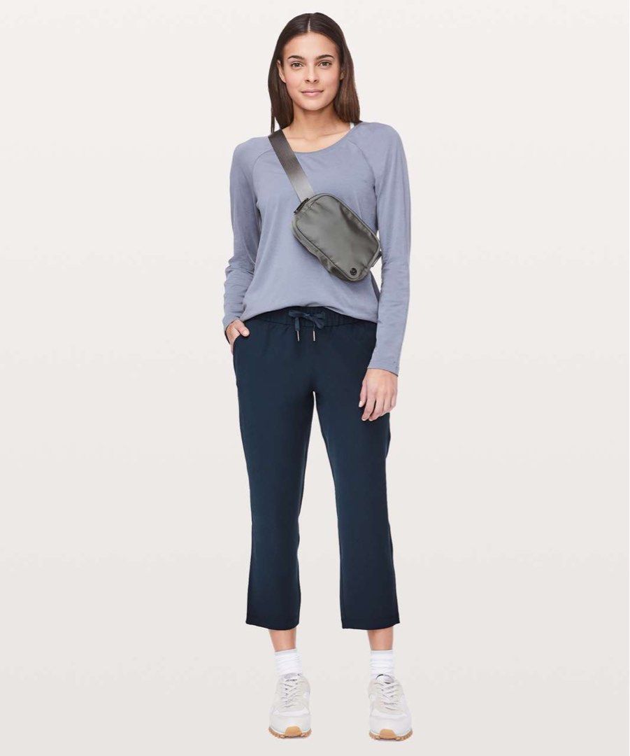 Lululemon On The Fly Crop Woven 23