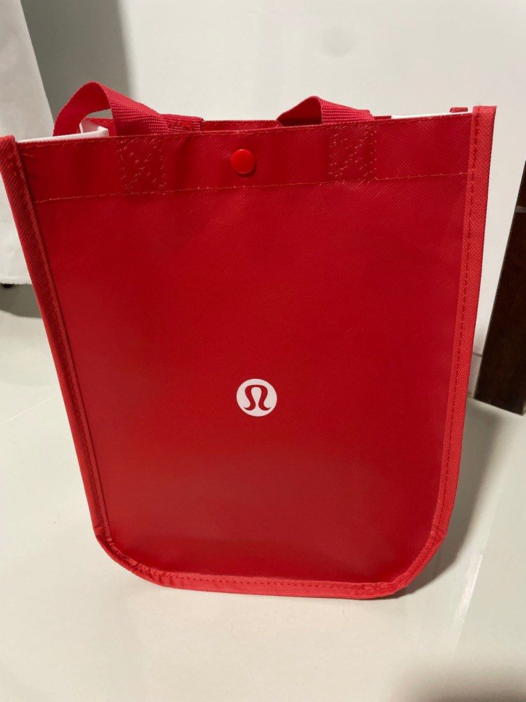 Lululemon recycle Tote bag, Everything Else on Carousell