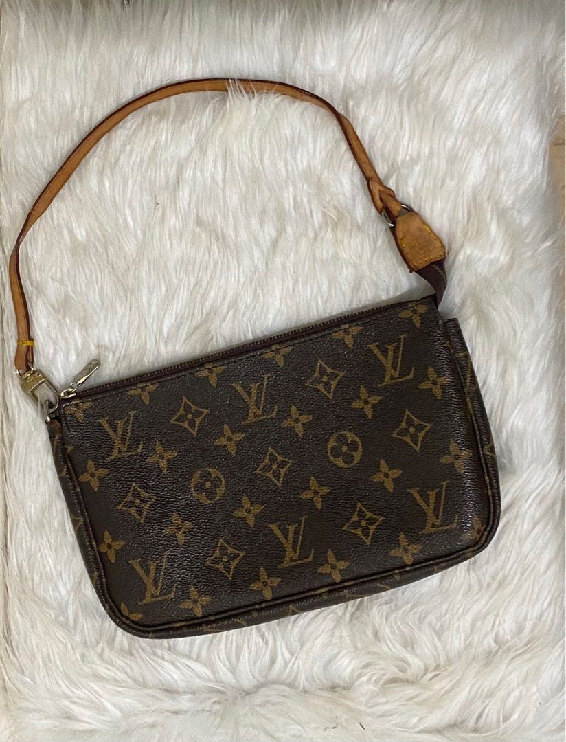 My Louis Vuitton Dauphine Bag made me cry and why. 