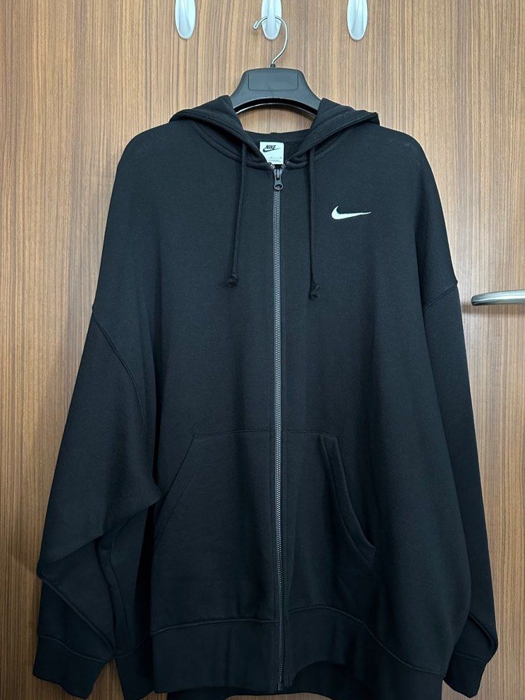Nike mini swoosh oversized boxy black sweatshirt 2025