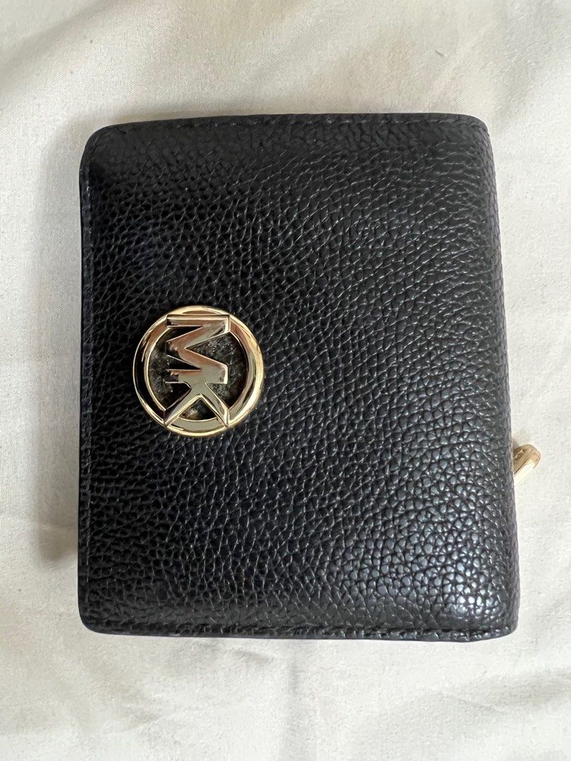 MK Wallet original (Category: Wallets & Card holders) located in Quezon City. Submitted by pivotyellowdeclutter (Listing ID 1231260760, Image 1). Description: .