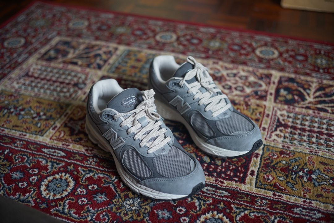 ニューバランス 2002RNM PREMIUM VINTAGE GREY