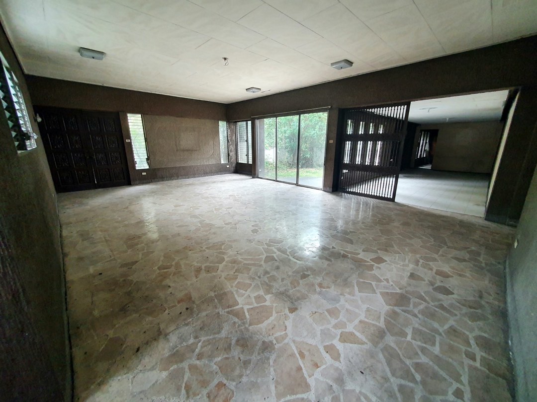 New Manila Property Sold at Lot Value on Carousell