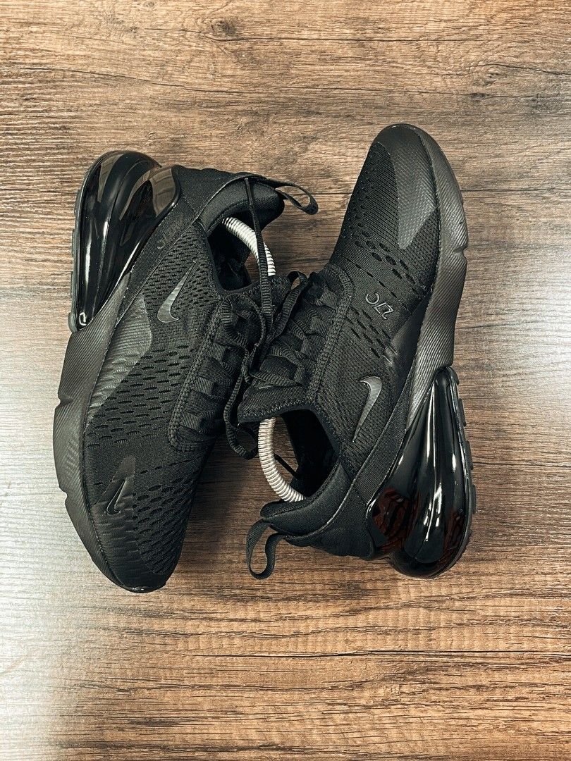 Triple black hot sale 270 air max