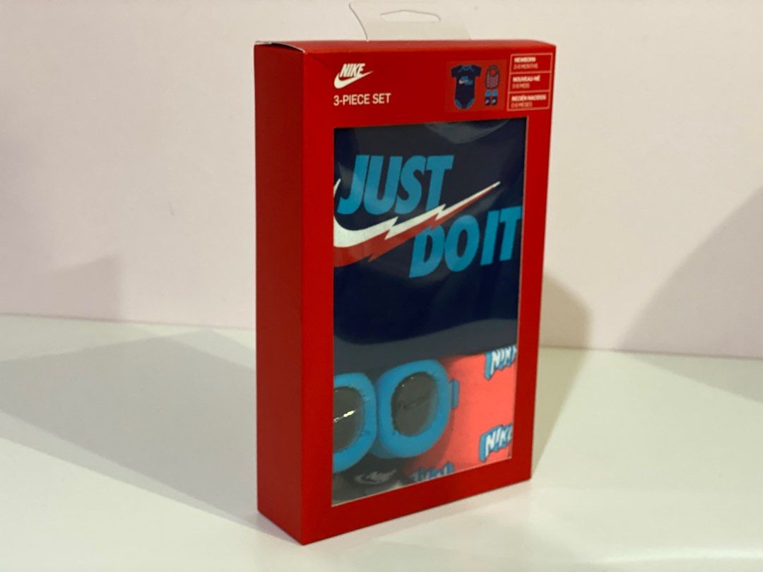 Nike gift set hot sale