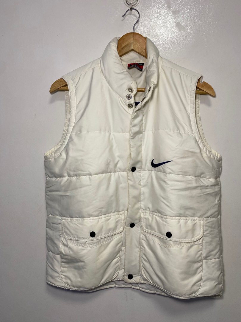 Nike Puffer Vest, Men's Fashion, Coats, Jackets and Outerwear on Carousell