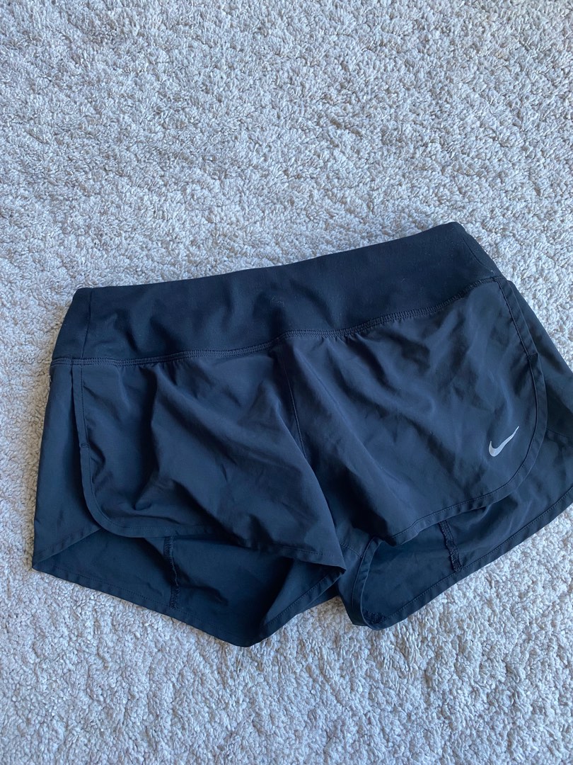 womens shorts nike black