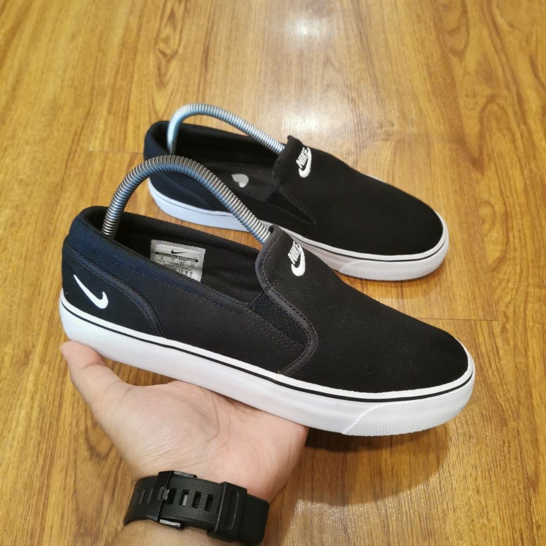 Nike toki outlet slip on price