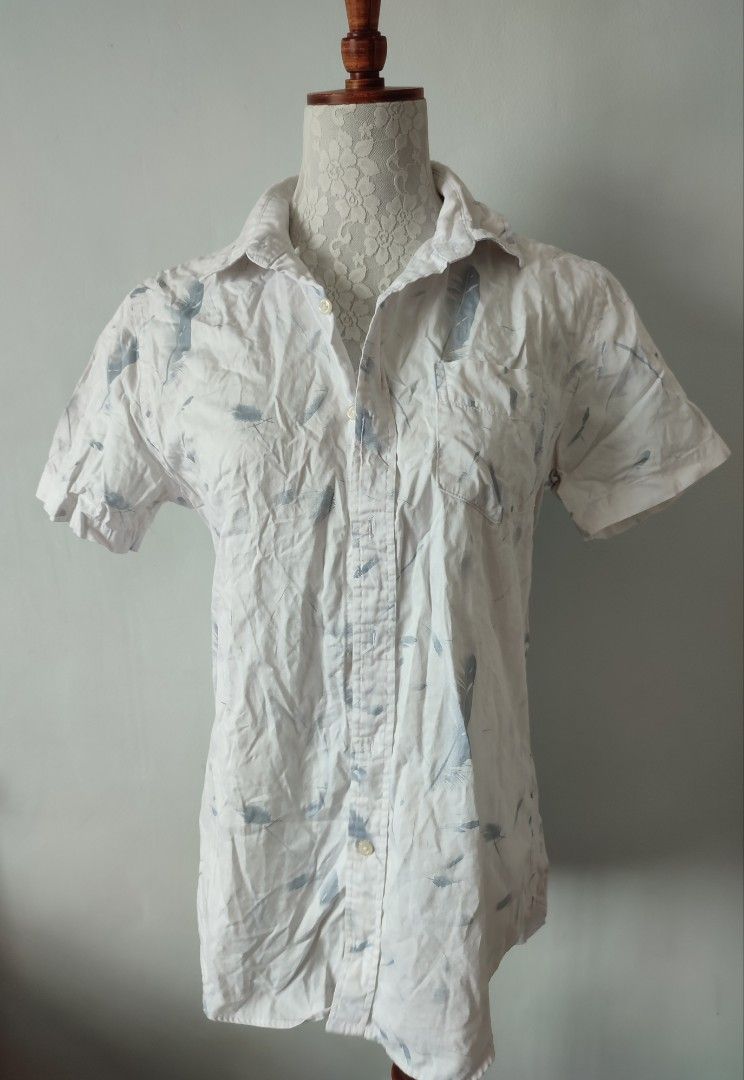 Preloved Baleno Polo (Category: Formal Shirts) located in Bacoor. Submitted by tipiditymudra (Listing ID 1231239610, Image 1). Description: need lang labhan no return/refund.