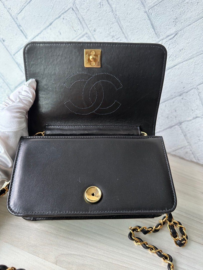 Chanel VINTAGE Full Flap Pushlock Shoulder Bag 19cm in Black Lambskin 24K  Gold, Luxury, Bags & Wallets on Carousell