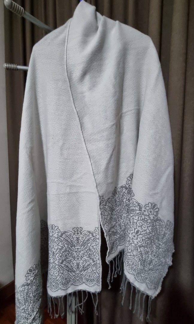 Primark shawls and wraps shop