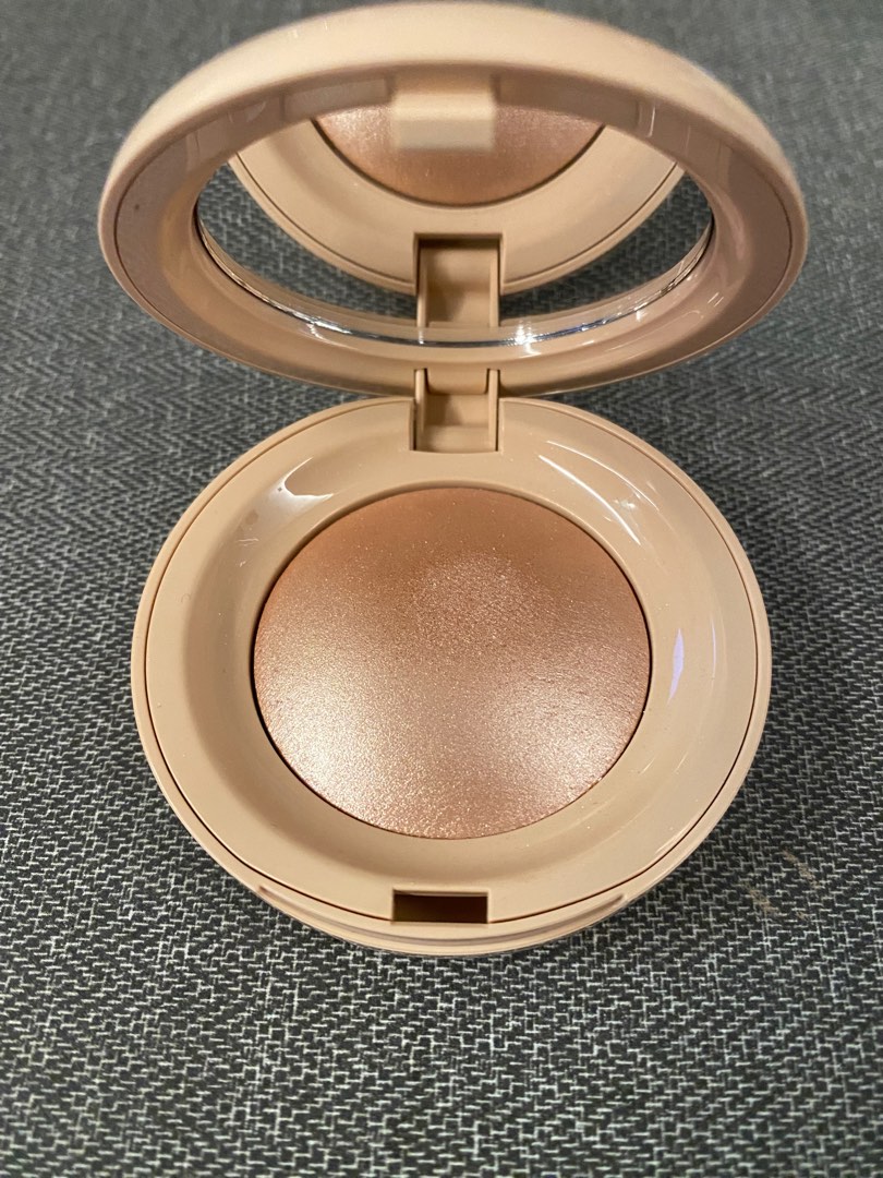 Rare beauty highlighter mesmerize, Beauty & Personal Care, Face, Makeup on Carousell