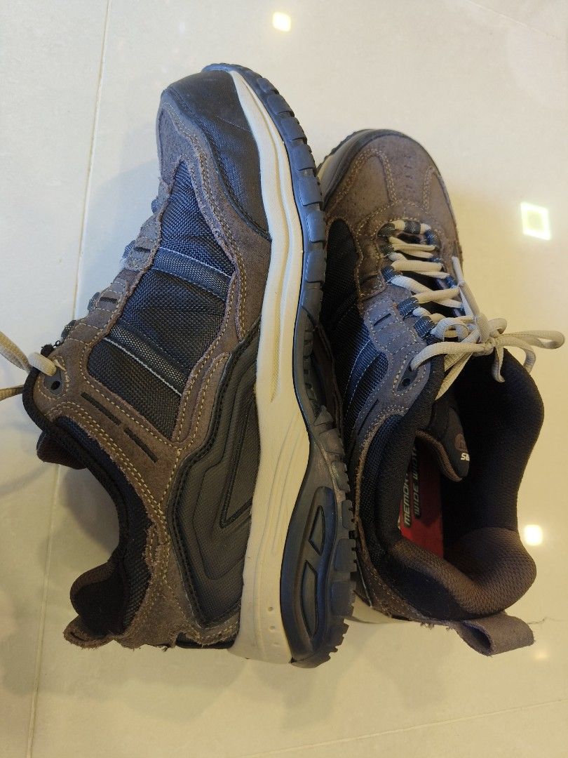 sketchers safety boots