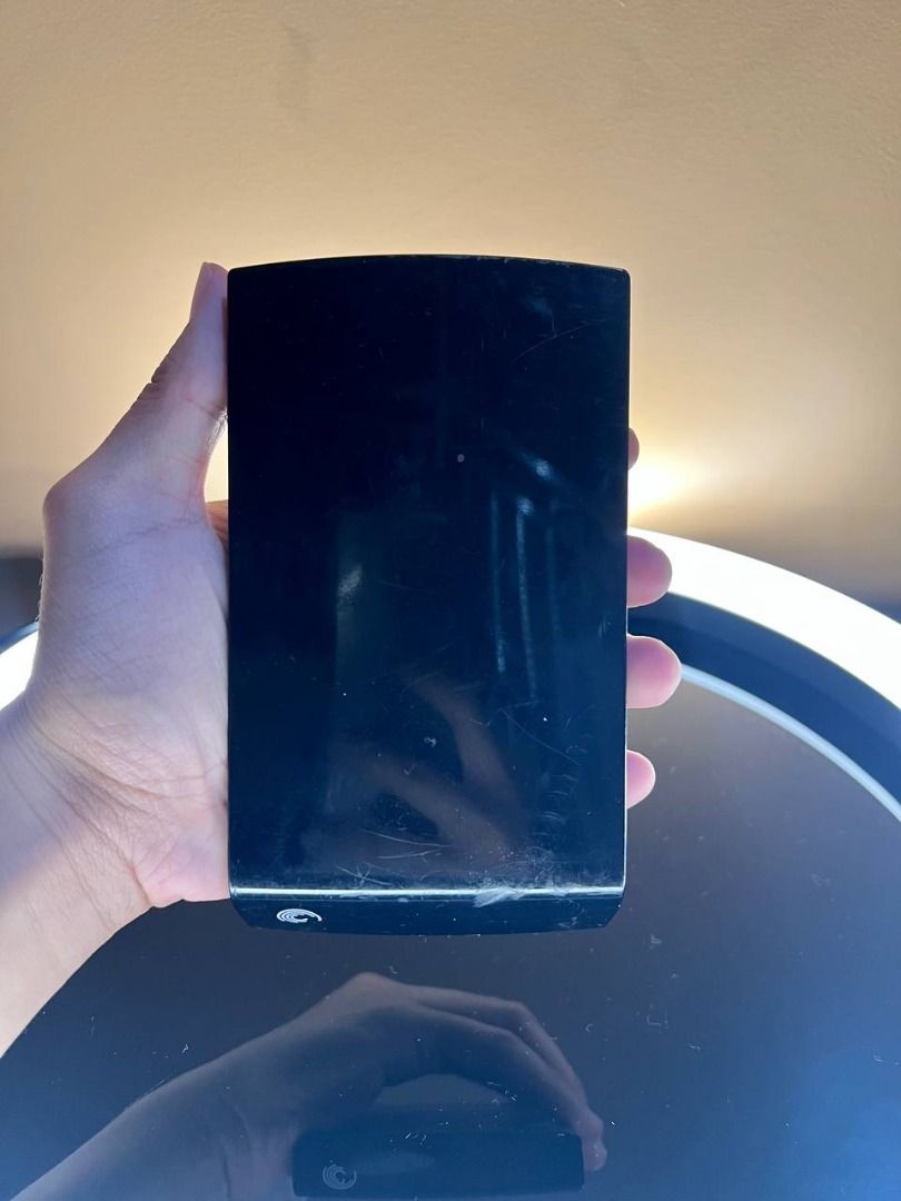 Seagate expansion portable drive 320GB (Category: Hard Disks & Thumbdrives) located in Baguio. Submitted by carlbenta (Listing ID 1231233821, Image 1). Description: Minor Scratches 320GB Seagate Working well No cord .