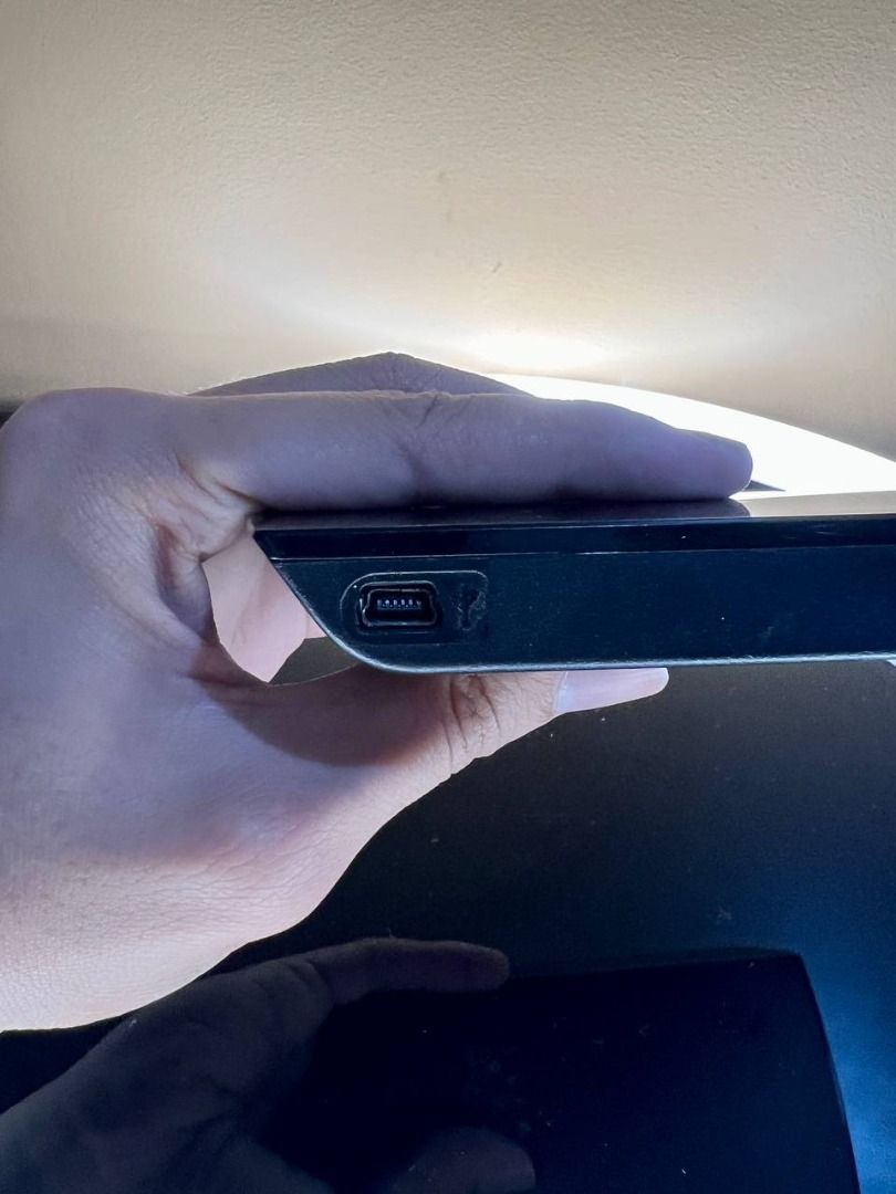 Seagate expansion portable drive 320GB (Category: Hard Disks & Thumbdrives) located in Baguio. Submitted by carlbenta (Listing ID 1231233821, Image 3). Description: Minor Scratches 320GB Seagate Working well No cord .
