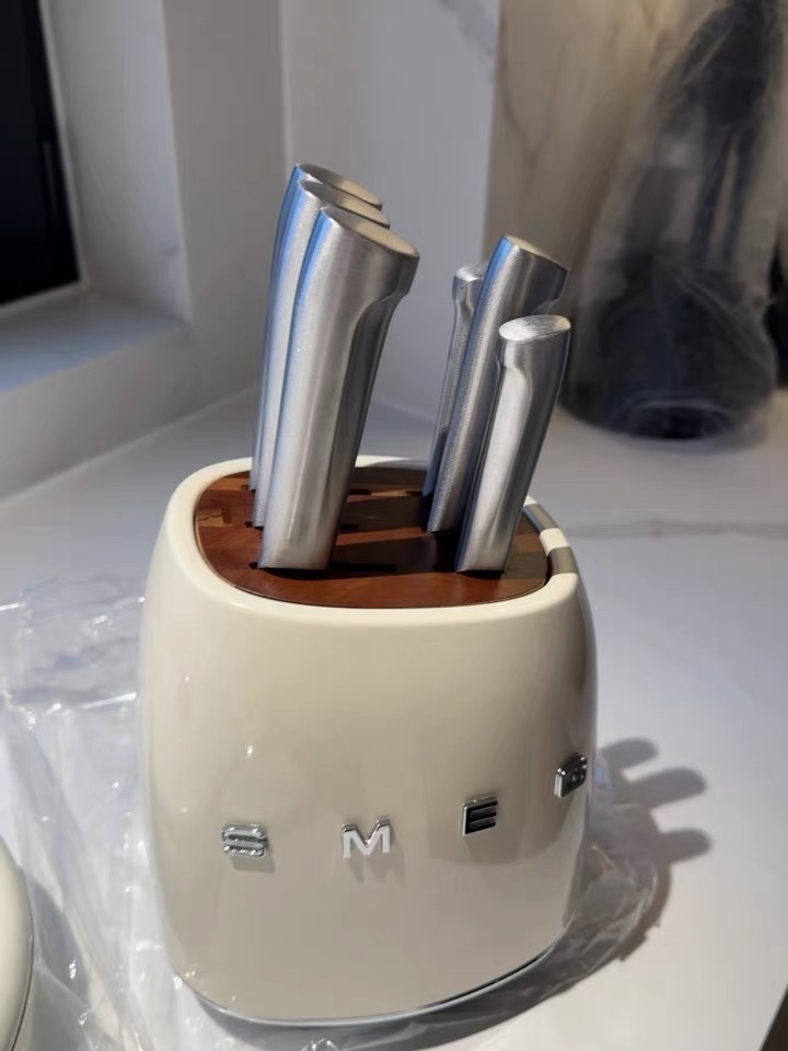 SMEG KNIVES SET, Furniture & Home Living, Kitchenware & Tableware