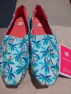 Toms