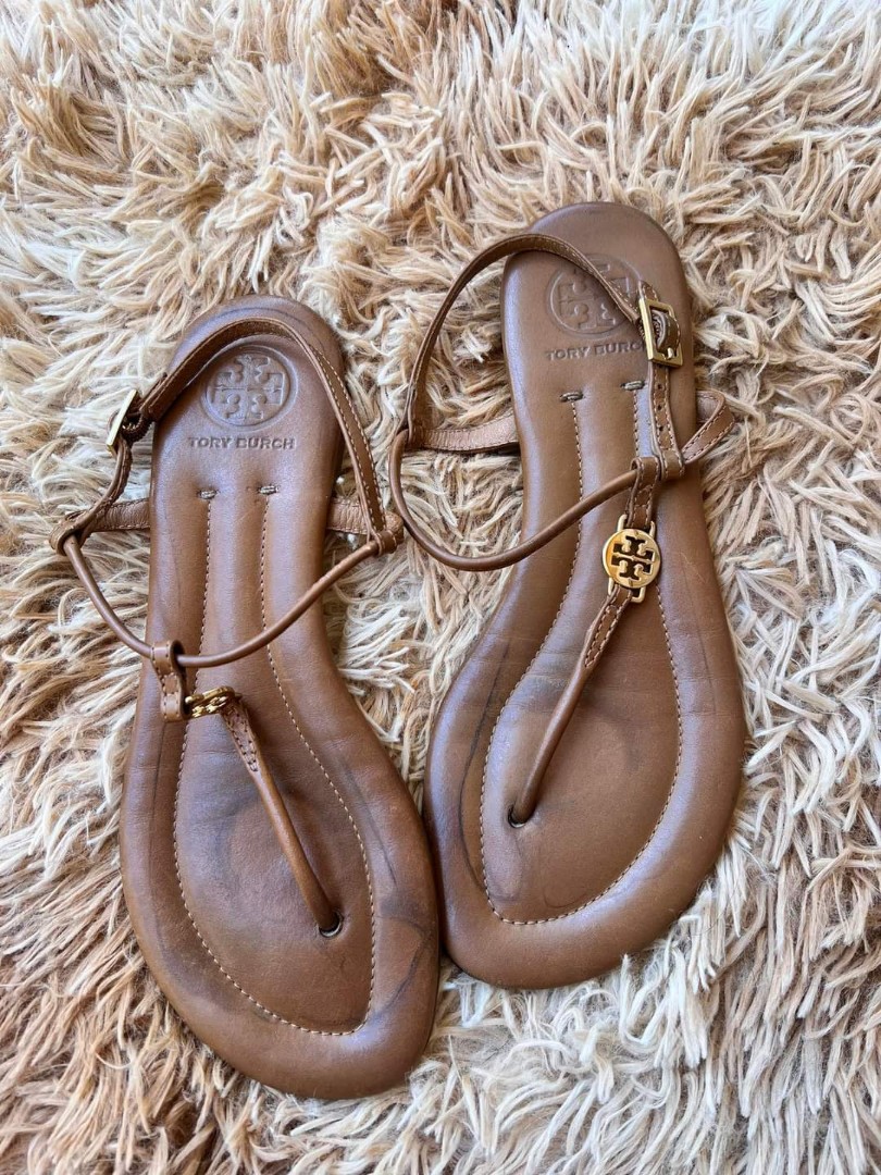 Torry burch thong flats on Carousell