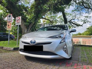 TOYOTA PRIUS SEDAN HYBRID