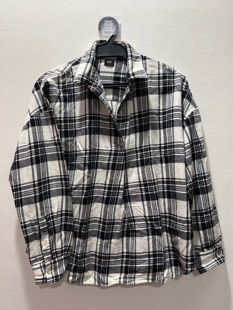 Uniqlo checkered long sleeves on Carousell