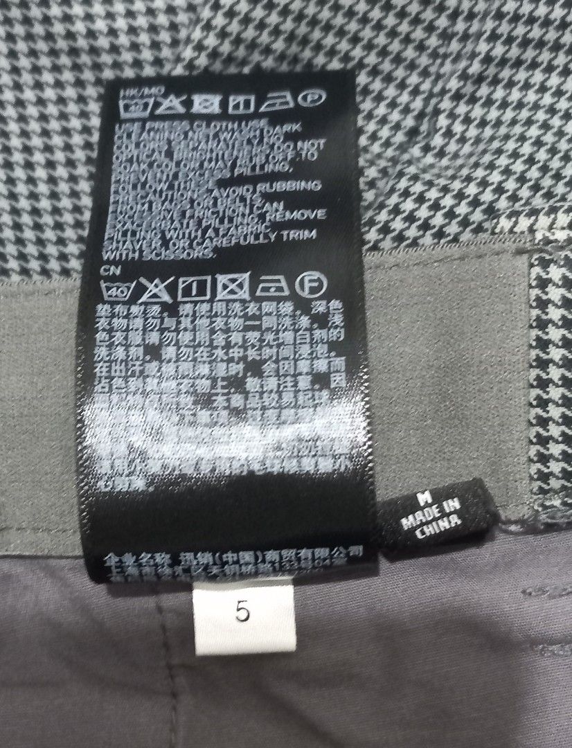 Uniqlo Trouser Medium Size, Men's Fashion, Bottoms, Trousers on Carousell