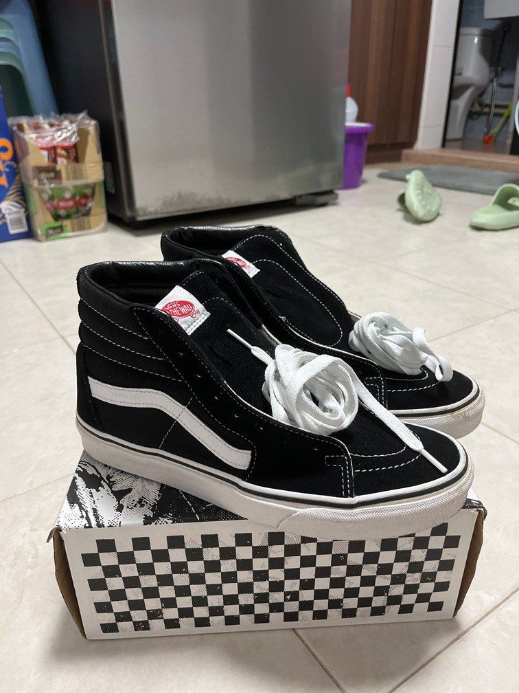 vans black and white highcut