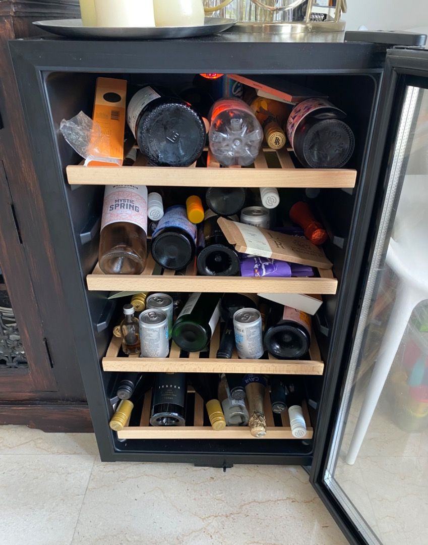 Vintec V30SGME 35 bottle wine fridge, TV & Home Appliances, Kitchen