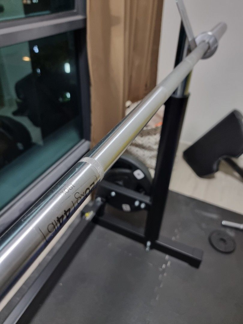 Weightlifting bar 20kg 50 mm diameter sleeve 28 mm grip, Sports