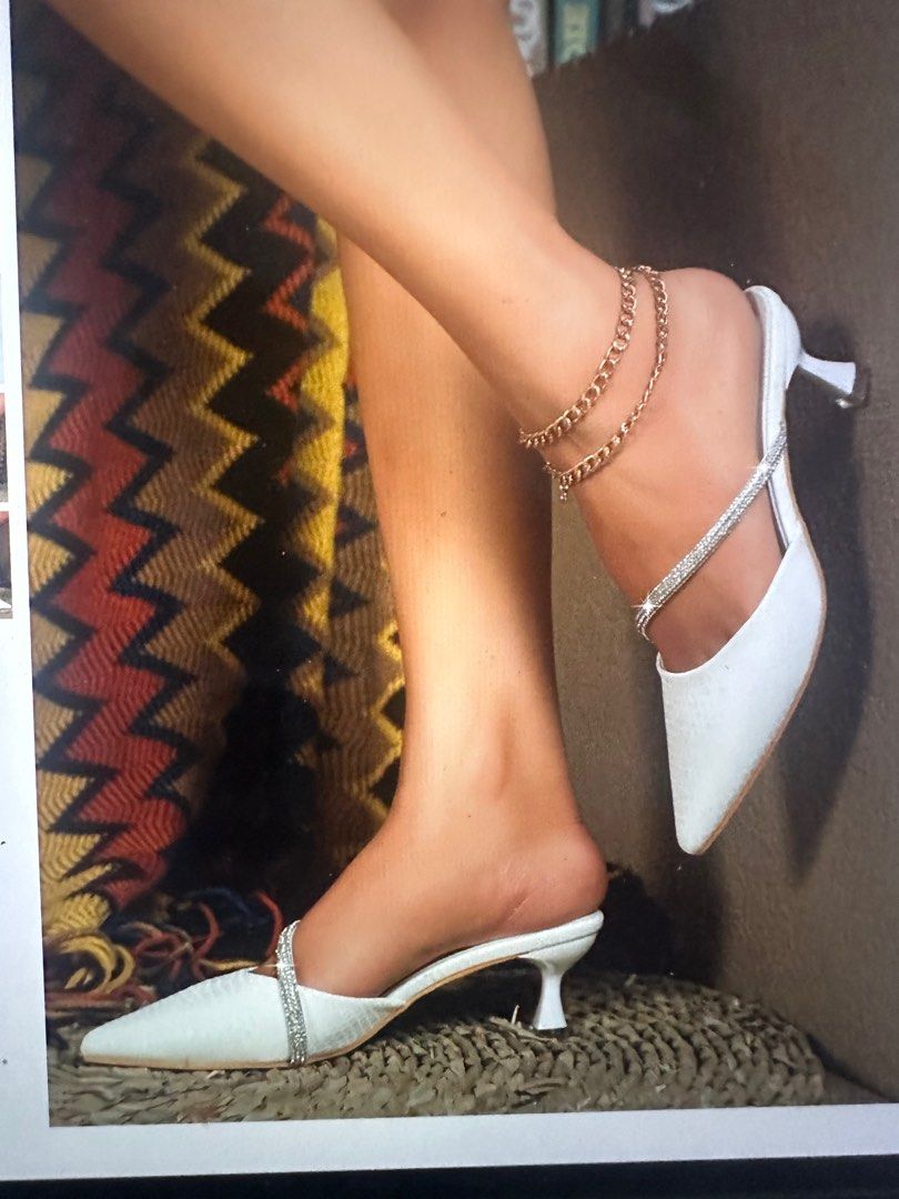 White mule clearance pumps