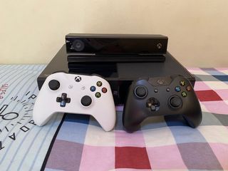 XBOX ONE 1st gen 500GB with Kinect, Games, controller and accessories (110V) negotiable