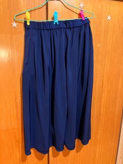 #23吃土季   初夏時尚 冷氣房也適合～ 日本 日系 品牌【ViS】百搭 優雅 深藍色 腰部 鬆緊帶 長裙 如照片所示