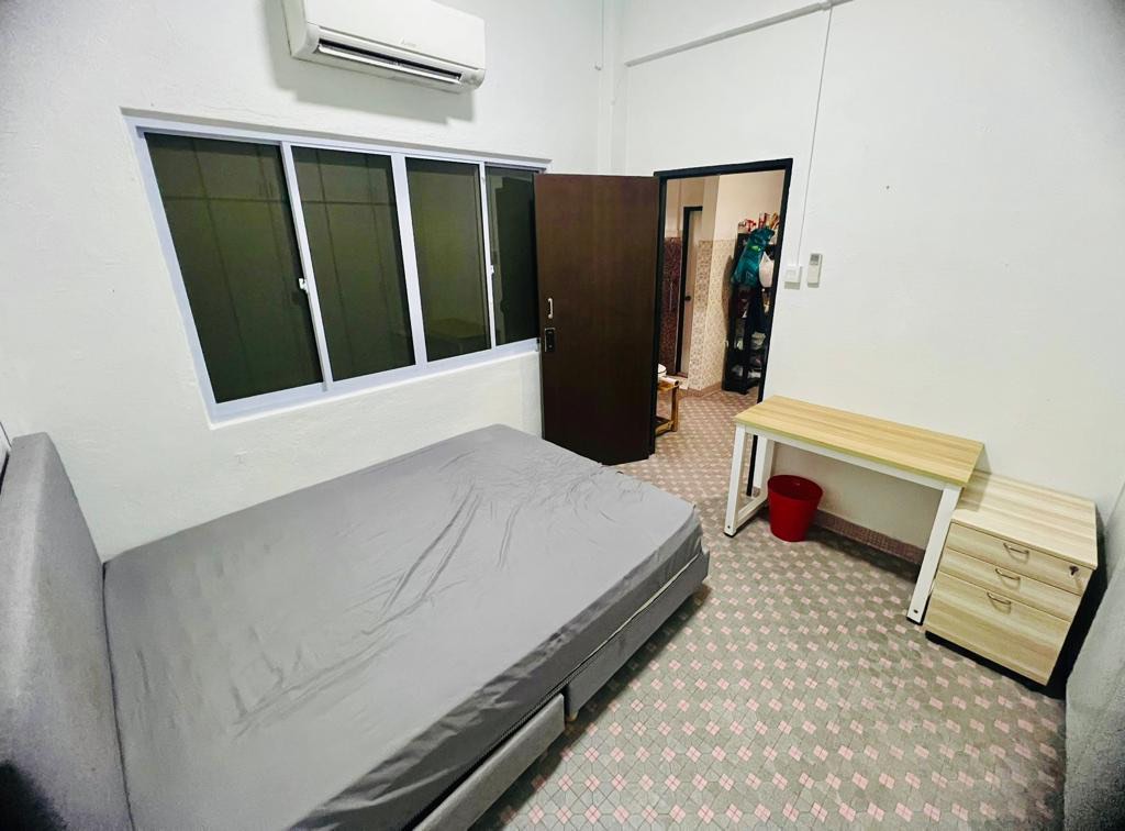 70b Ceylon Road, Property, Rentals, Room Rentals on Carousell
