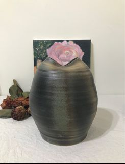手工陶-日式花瓶- 15 cm 高 - 13 cm寬 美術生 作品