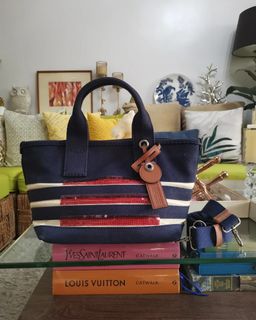 (Category: ) located in . Submitted by luxehuntsmla.bymari (Listing ID 1231308061, Image 1). Description: .