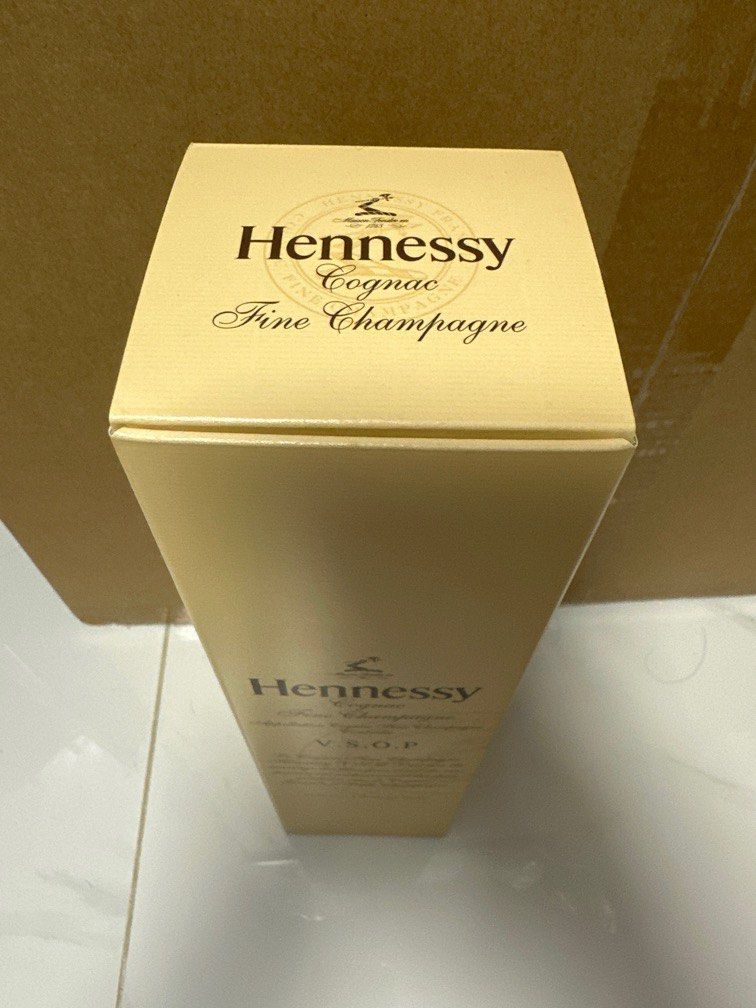 軒尼詩Hennessy Vsop 日本機場限定版, 嘢食& 嘢飲, 酒精飲料- Carousell