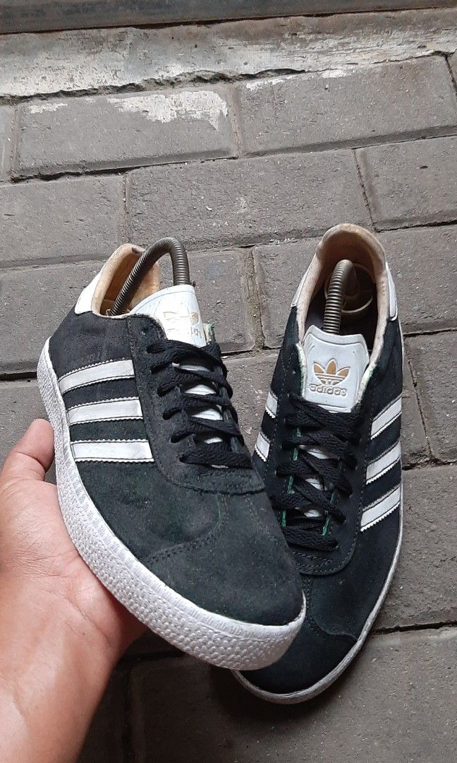 Adidas sales gazelle hitam