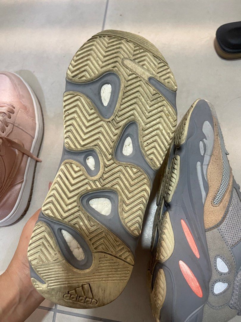 Yeezy 700 inertia size 4.5 store