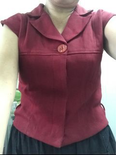 Atasan crop merah anggur