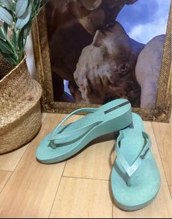 (Category: ) located in . Submitted by wearvica (Listing ID 1231341249, Image 1). Description: .
