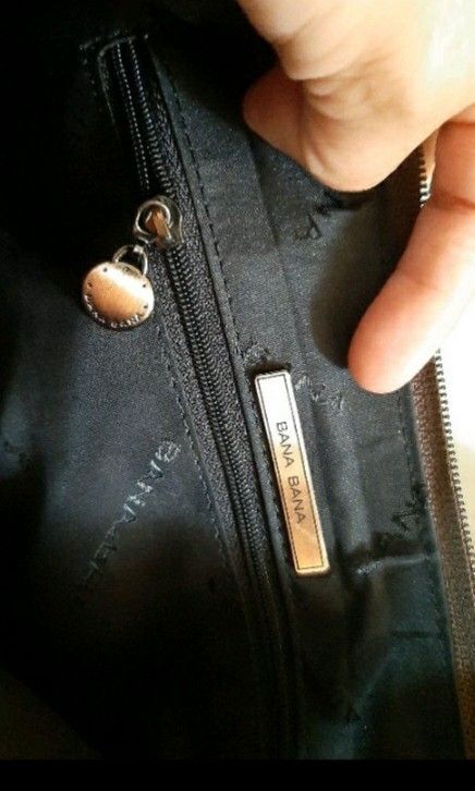 BANABANA BAGUETTE BAG (Category: Shoulder Bags) located in Las Pinas. Submitted by dnbshphb (Listing ID 1231287523, Image 3). Description: Original Banabana Baguette Bag Preloved in good condition.
