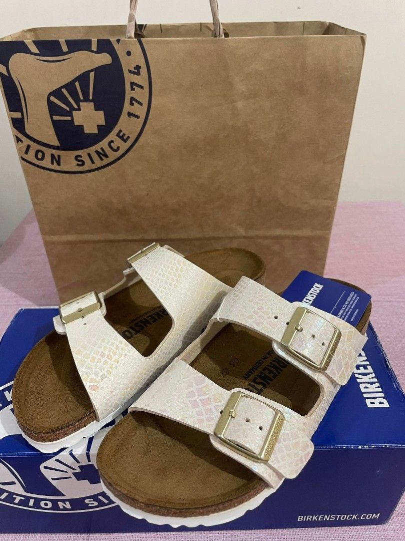 Birkenstock arizona shiny snake cream top