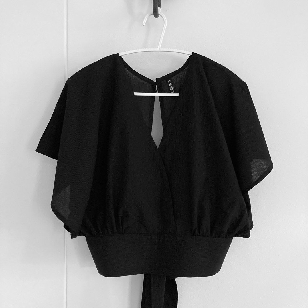 Black Crop Top, Women's Fashion, Tops, Blouses on Carousell
