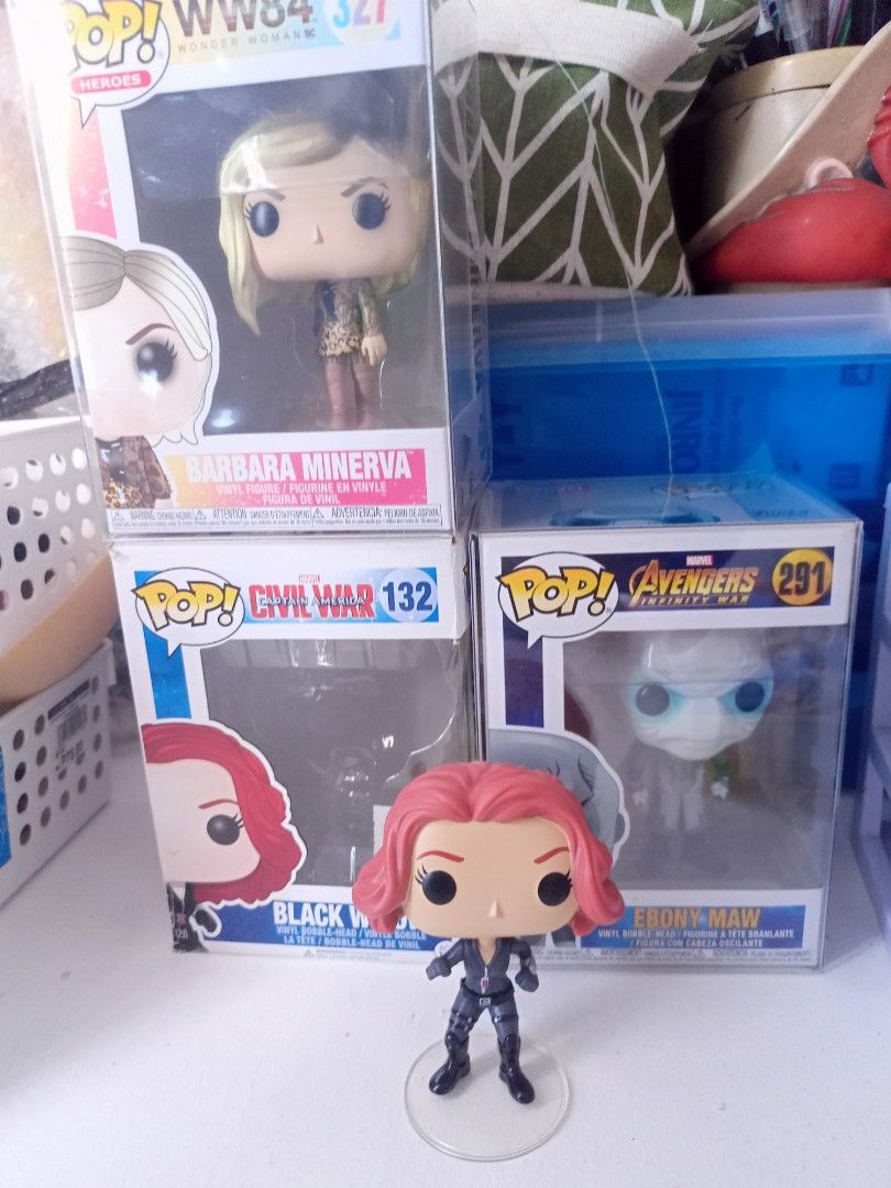 Black widow Funko pop set avengers (Category: Figurines & Statues) located in Imus. Submitted by k_c2277 (Listing ID 1231302666, Image 1). Description: set blackwidow civil war- damaged box ebony maw- has a slight dent on the side due to shipping unopened with protector barbara- mint condition unopened with protector.
