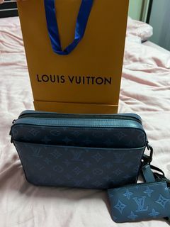 Louis Vuitton Lv Shw Outdoor Messenger Bag M30233 Monogram Graphite Black  Auction