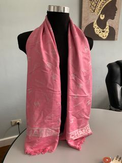 Chanel scarf pink