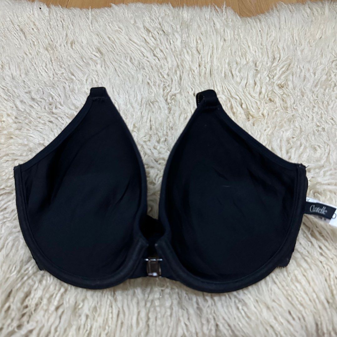 Chantelle 32D on tag Sister sizes: 34C, 30DD Thin pads | Underwire  Adjustable strap | Racerback Front closure Php150 All items are from US  Bale.